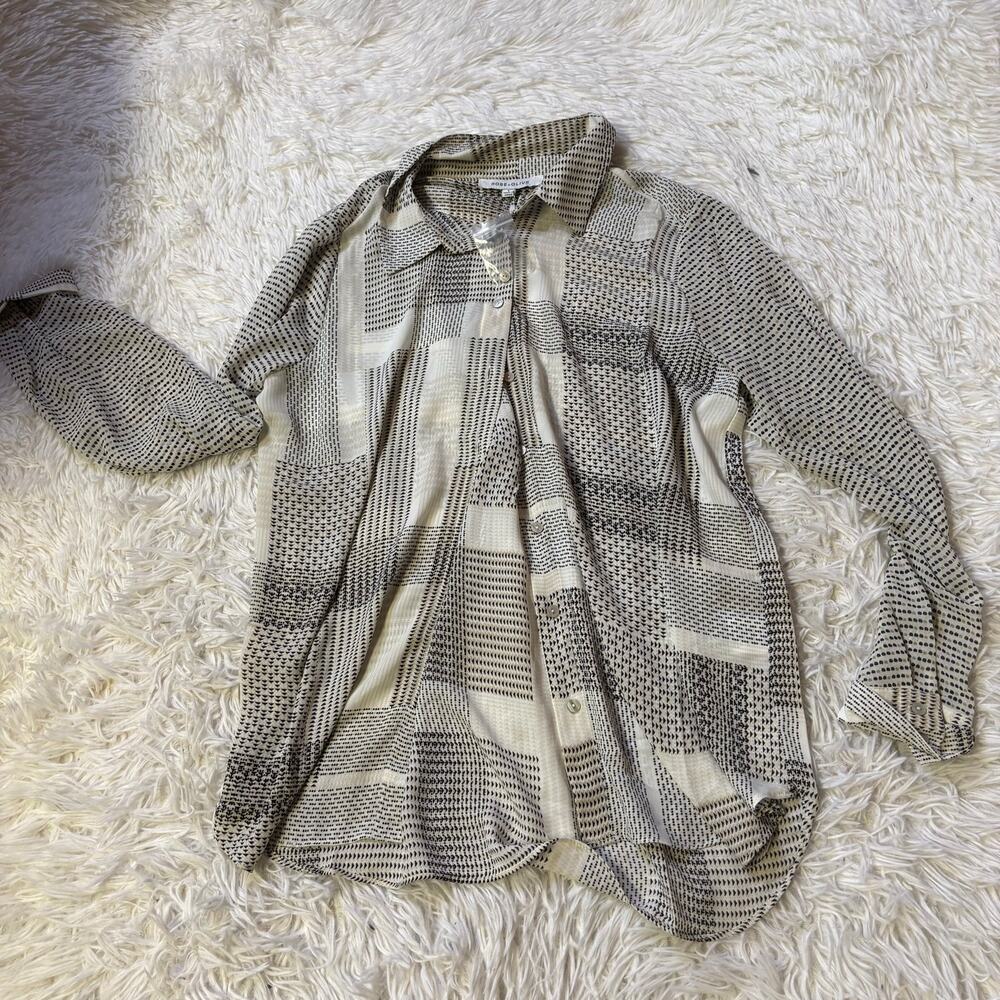 Rose & Olive women’s long sleeve button large beige
